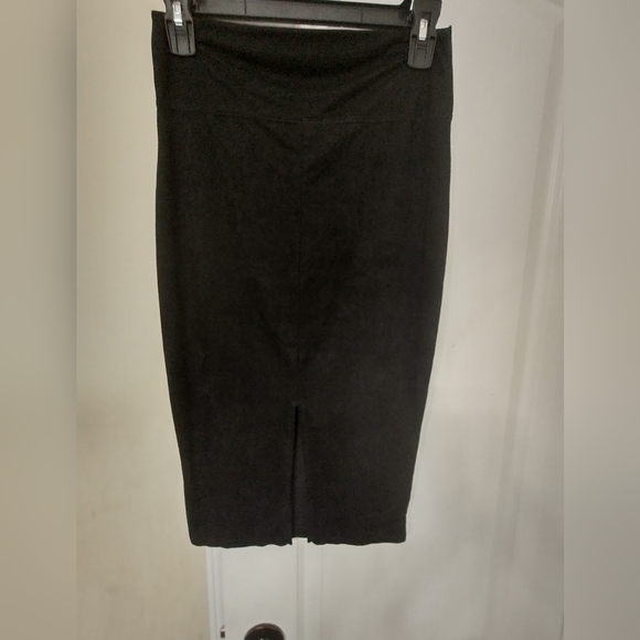 Derek Heart Soft Brushed Suede Black Pencil Skirt - Picture 2 of 2